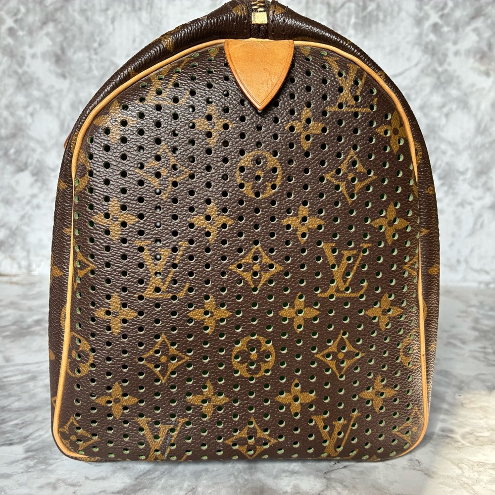 Louis Vuitton Perforated Speedy 30 Green with matching Key Cles Pochette - Picture 3 of 16